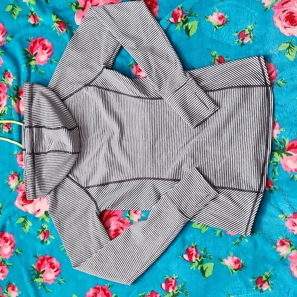 Women's activewear zip up - Picture 4 of 4